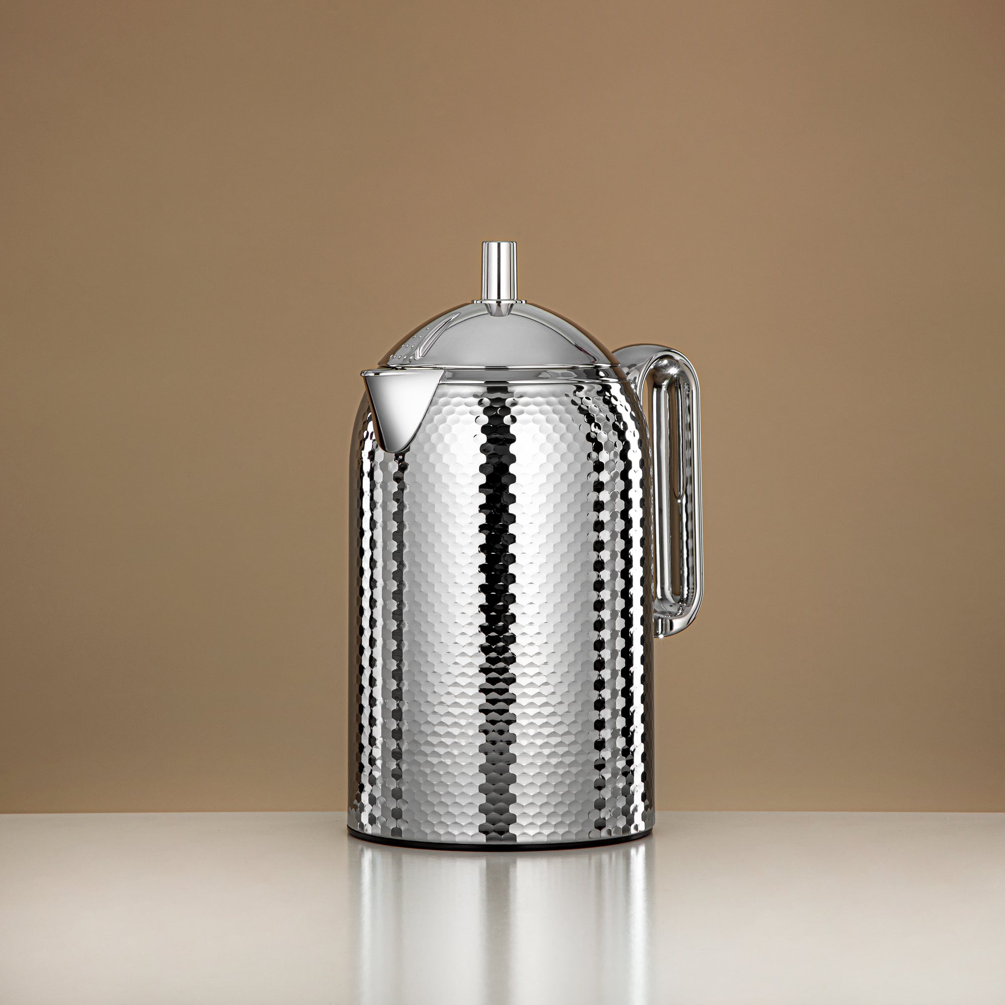 Almarjan Vacuum Flask Hammered Metal Body Glass Refill 0.65L (CHA-HC-065S) – Elegant Tea & Coffee Flask