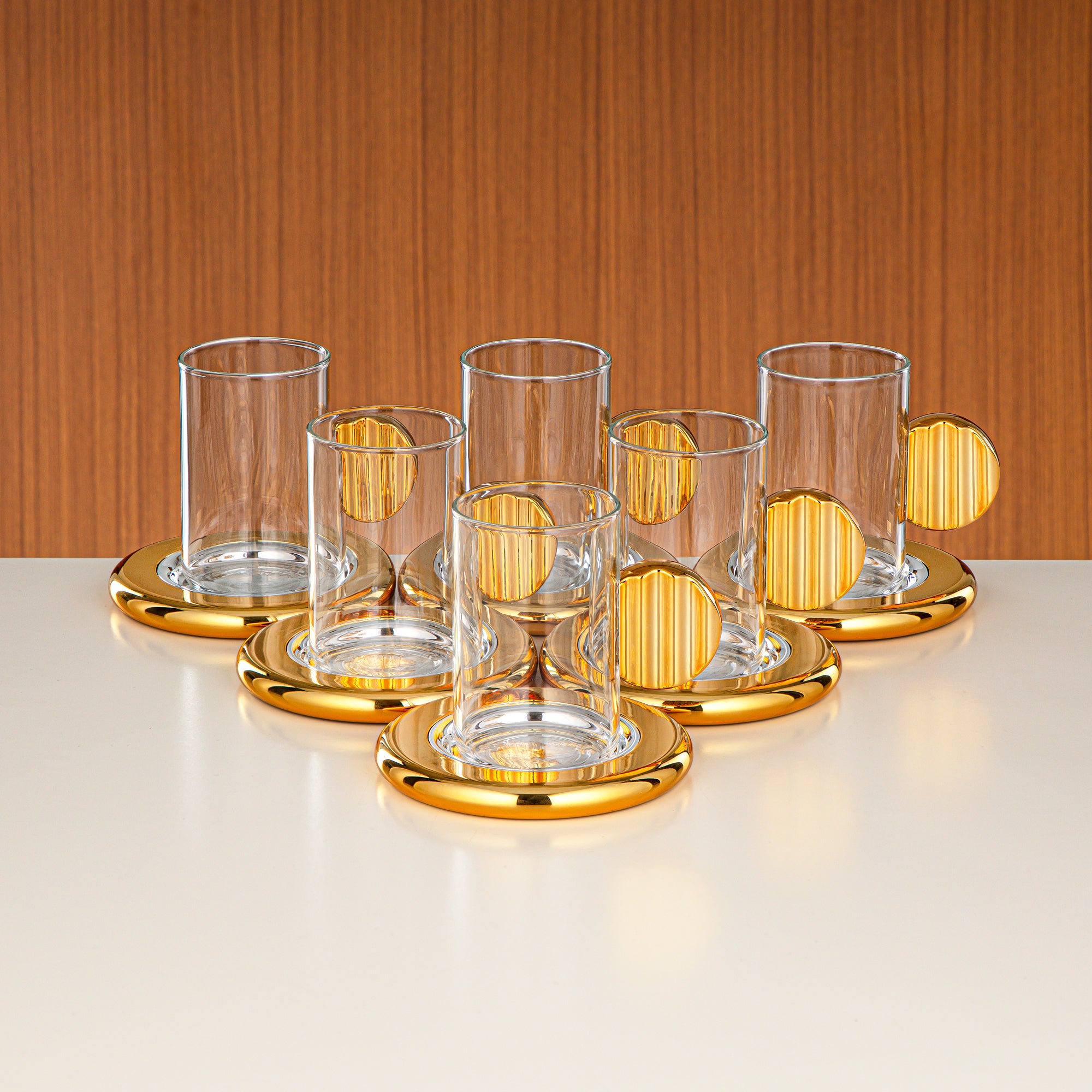 طقم شاي وقهوة المرجان 18 قطعة أكواب زجاج بوري سيليكات فضي وذهبي صحون ABS موديل FG820-18 C/G