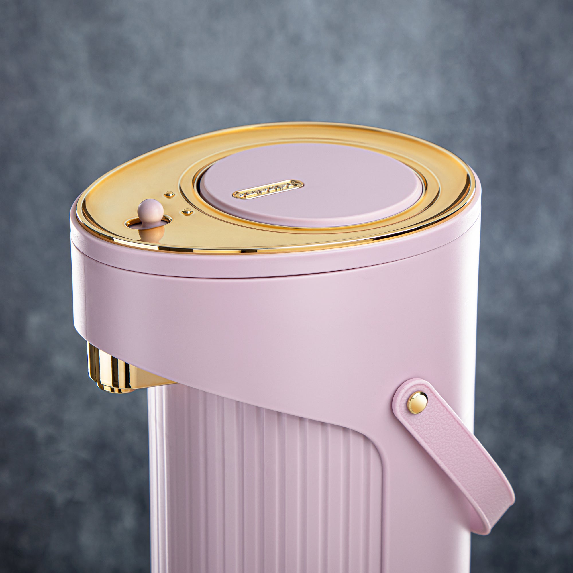 ترمس المرجان سعة 2.2 لتر مزود بمضخة. باللون البنفسجي و الذهبي - SM-2417A-220 LA/G