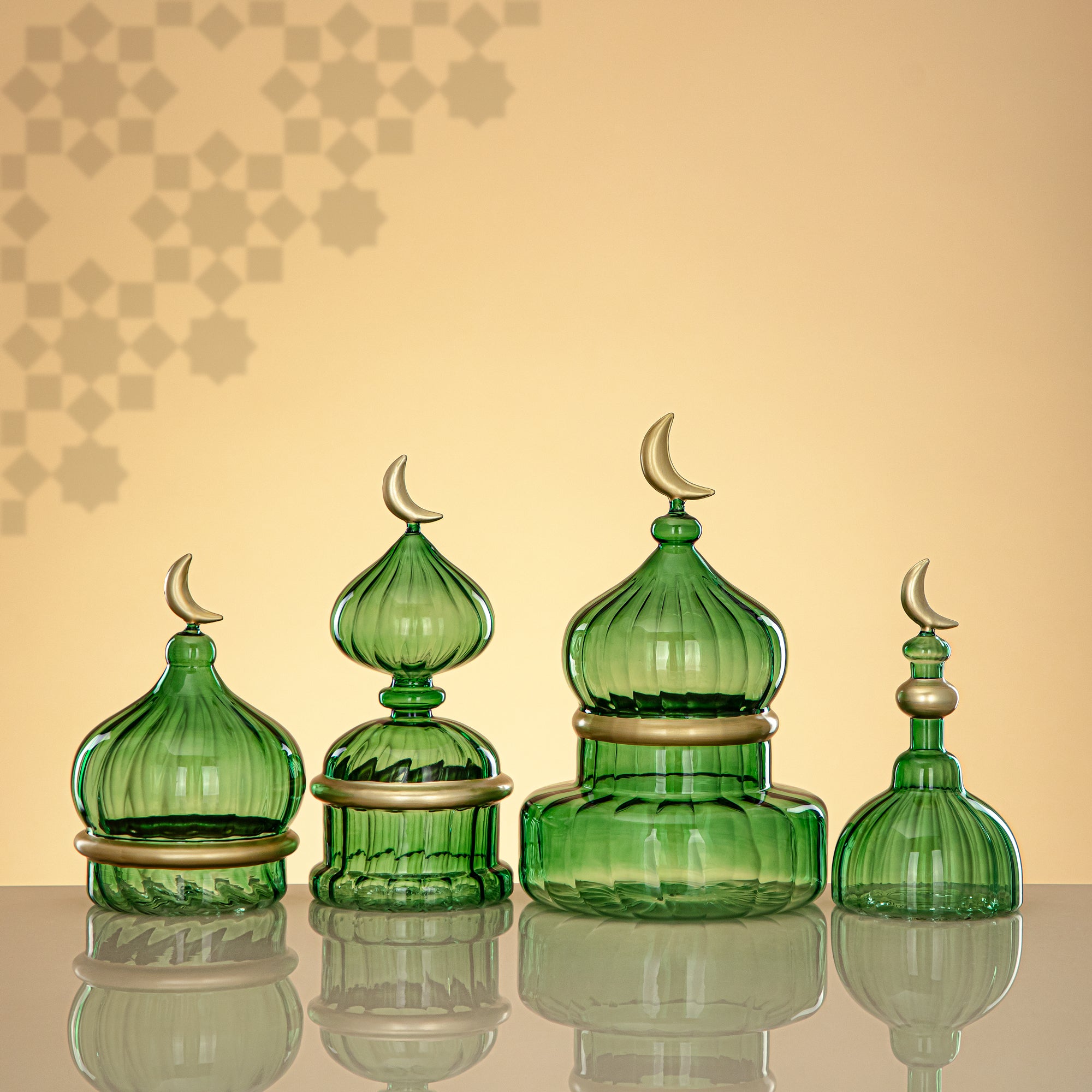 Almarjan Minaret Table Decoration 22cm x 10cm Transparent Green with Golden Lines & Crescent Moon – Noor Al Layali