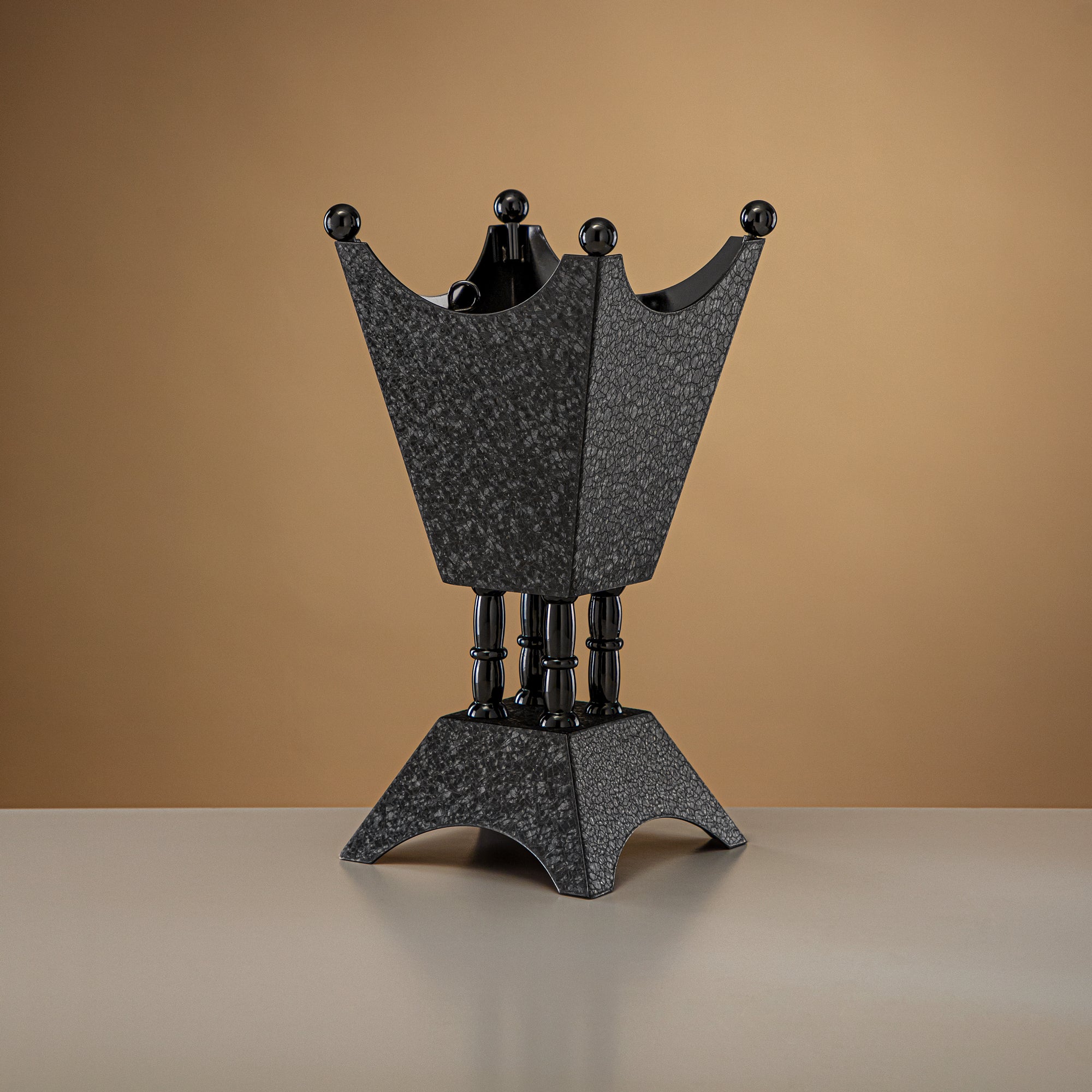 مبخرة المرجان بتصميم متشقق باللون الأسود 25 سم