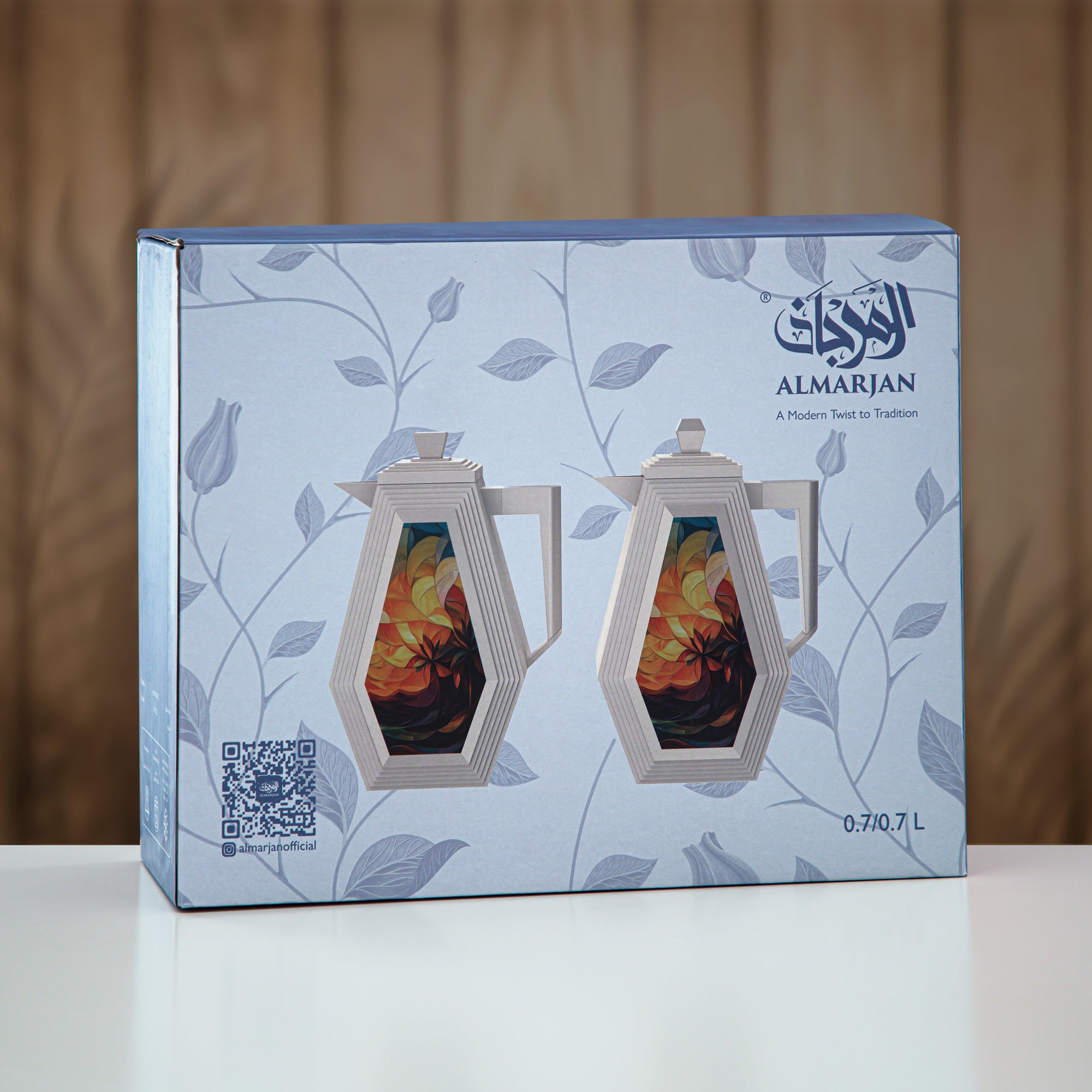 طقم ترامس المرجان 0.7 لتر + 0.7 لتر أسود غير لامع وشفاف